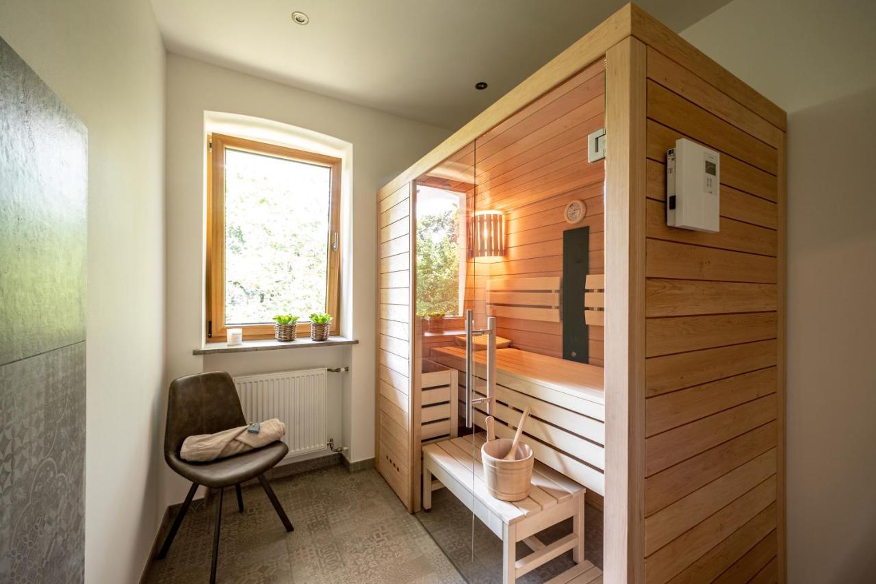 Landhaus Karbach Komplett Oder Einzelne Wohneinheiten Villa Inkl Sauna Bzw Waldhaeuschen Hirten Exteriör bild